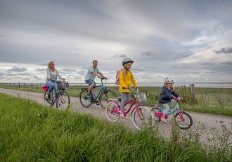 AWO SANO_Fahrradfahren_an_der_Nordsee_Urlaub in der Familie